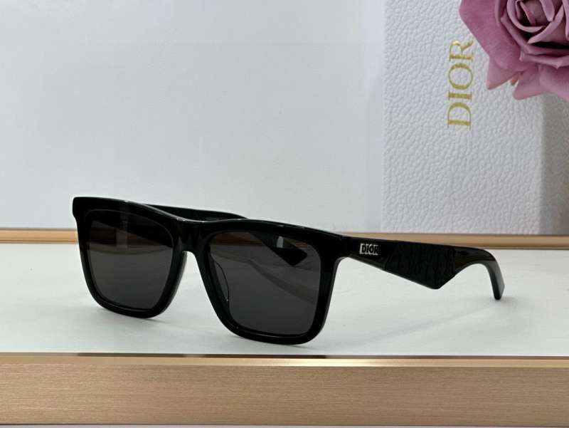 Picture of Dior Sunglasses _SKUfw55559556fw